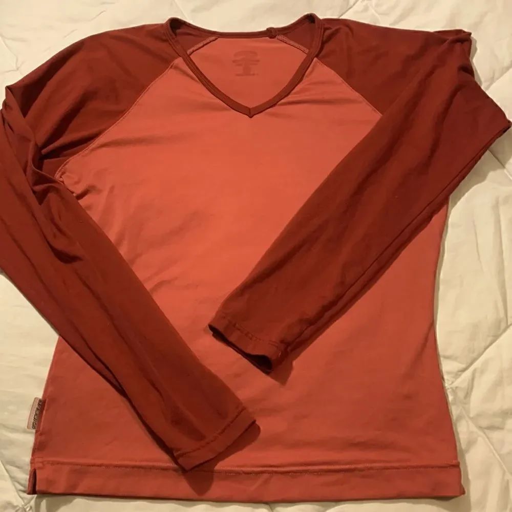 Brooks active wear long sleeve, super soft material, small